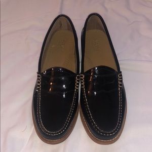 G.H. Bass&CO Weejuns patten leather shoes